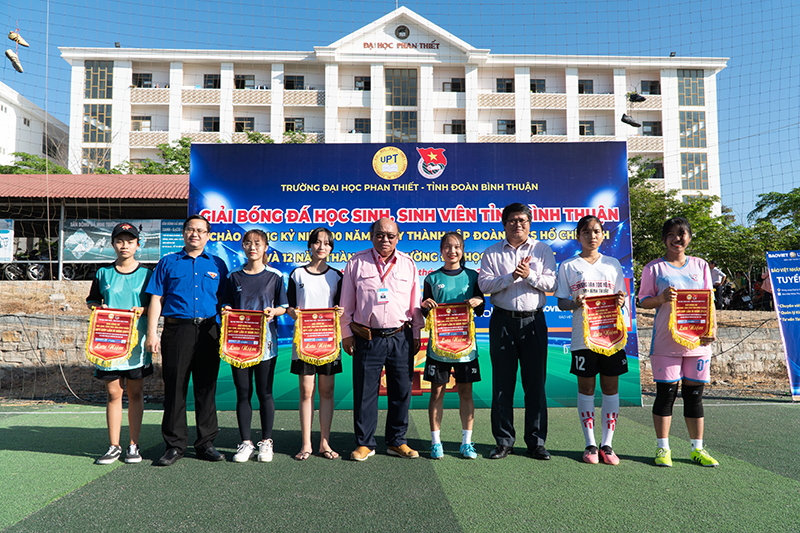 Lễ khai mạc “Giải bóng đá học sinh, sinh viên tỉnh Bình thuận – UPT CUP lần IV năm 2021”
