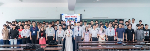 Khoa Kỹ thuật Công nghệ tổ chức gặp gỡ Tân sinh viên Khóa 18
